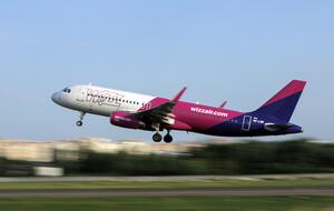 Wizz Air plane