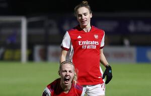 Beth Mead and Vivianne Miedema