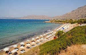 Greece extends fast-track airport entry for Britis